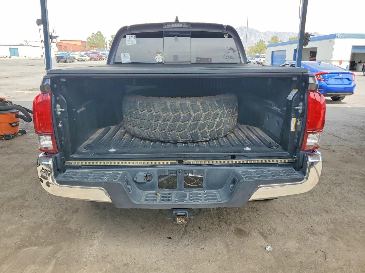 2023 TOYOTA TACOMA SR5 V6 — Фото 6 из 12