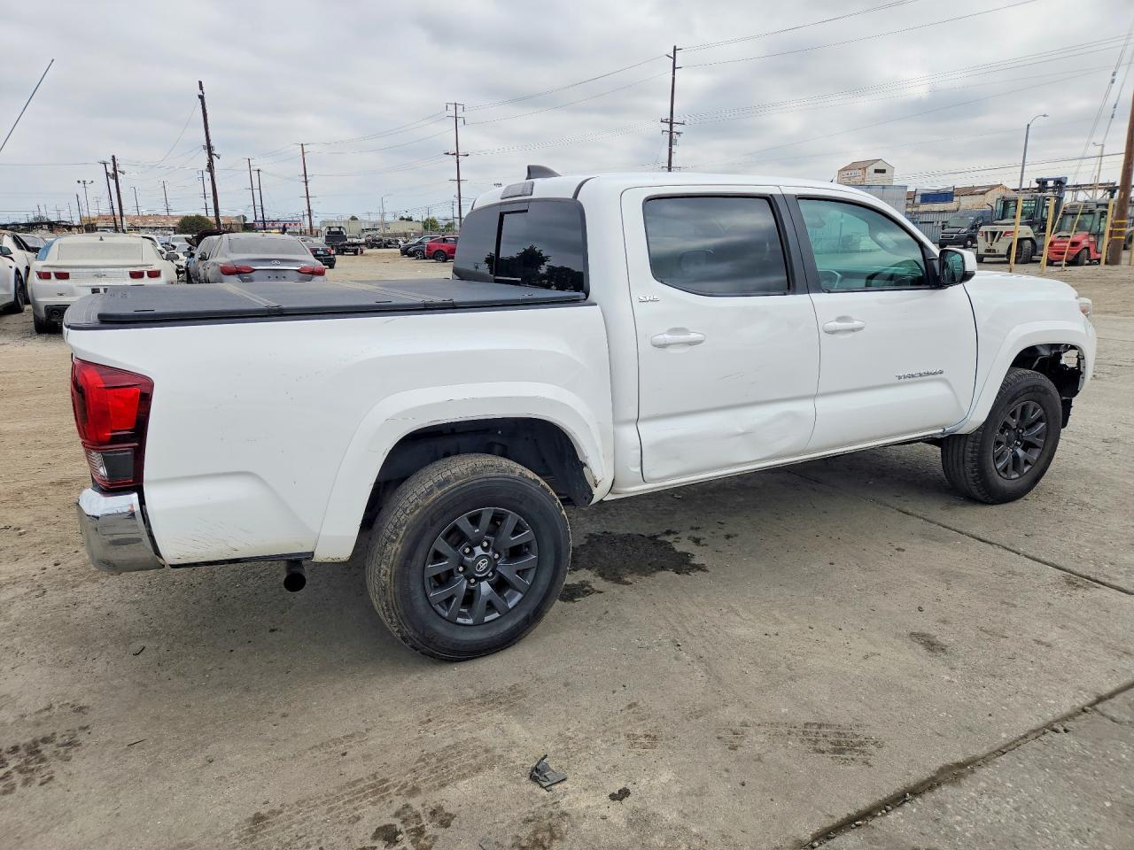 2023 TOYOTA TACOMA SR5 V6 — Фото 3 из 12