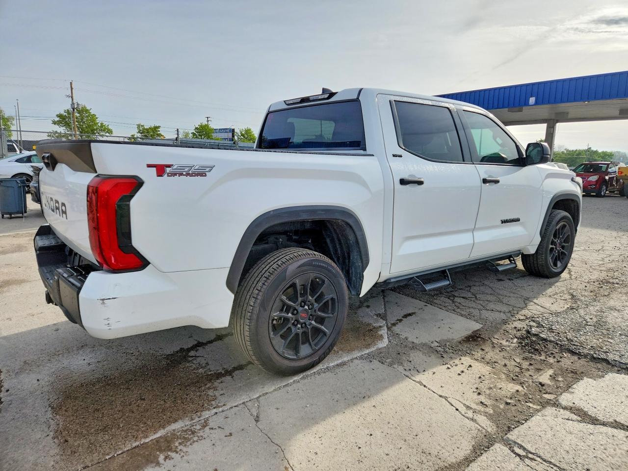 2023 TOYOTA TUNDRA SR5 — Фото 3 из 12