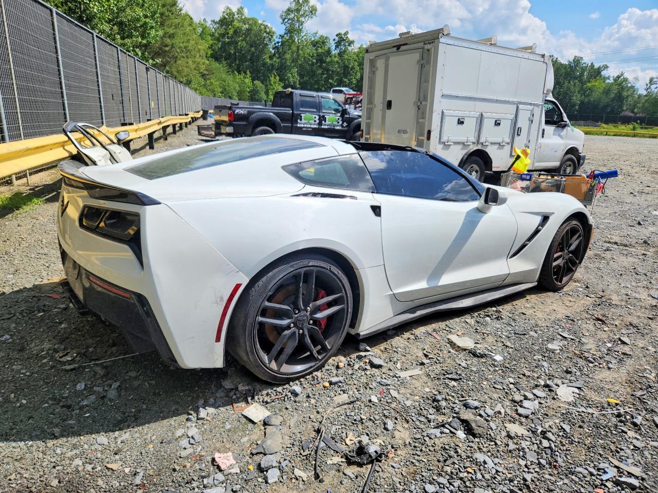 2019 CHEVROLET CORVETTE STINGRAY 2LT — Фото 3 из 12
