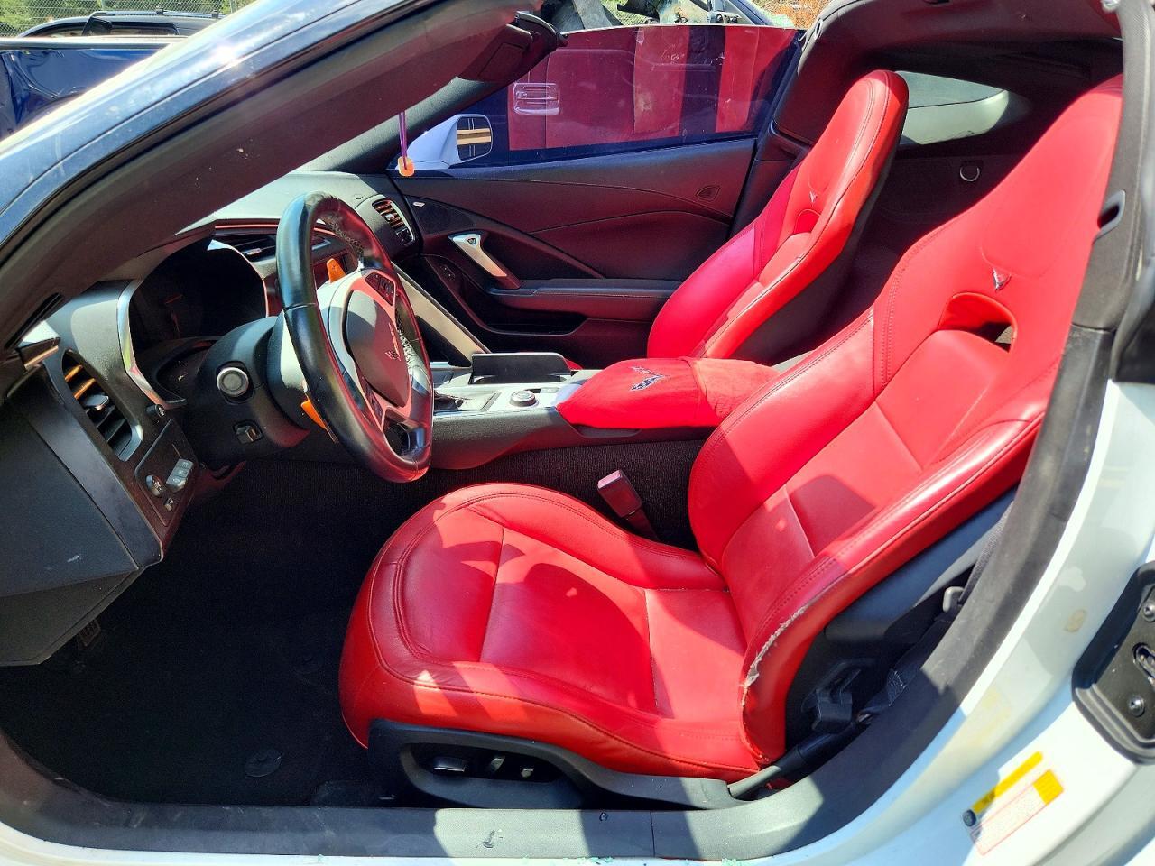 2019 CHEVROLET CORVETTE STINGRAY 2LT — Фото 7 из 12