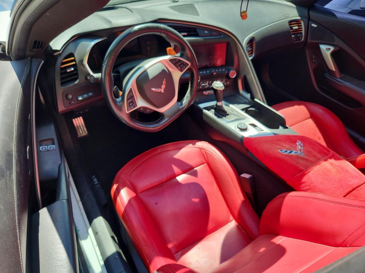 2019 CHEVROLET CORVETTE STINGRAY 2LT — Фото 8 из 12