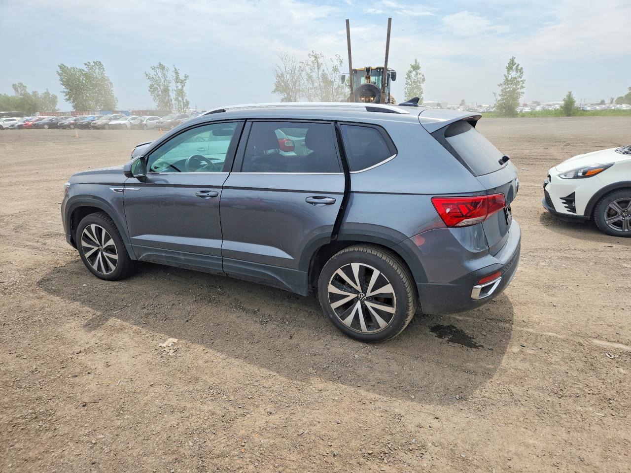 2023 VOLKSWAGEN TAOS SE — Фото 2 из 12