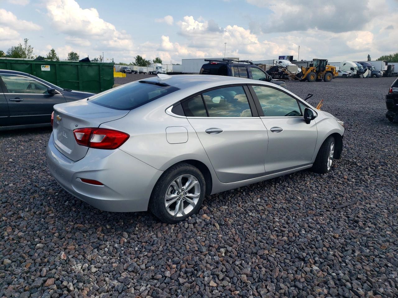 2019 CHEVROLET CRUZE LT — Фото 3 из 12