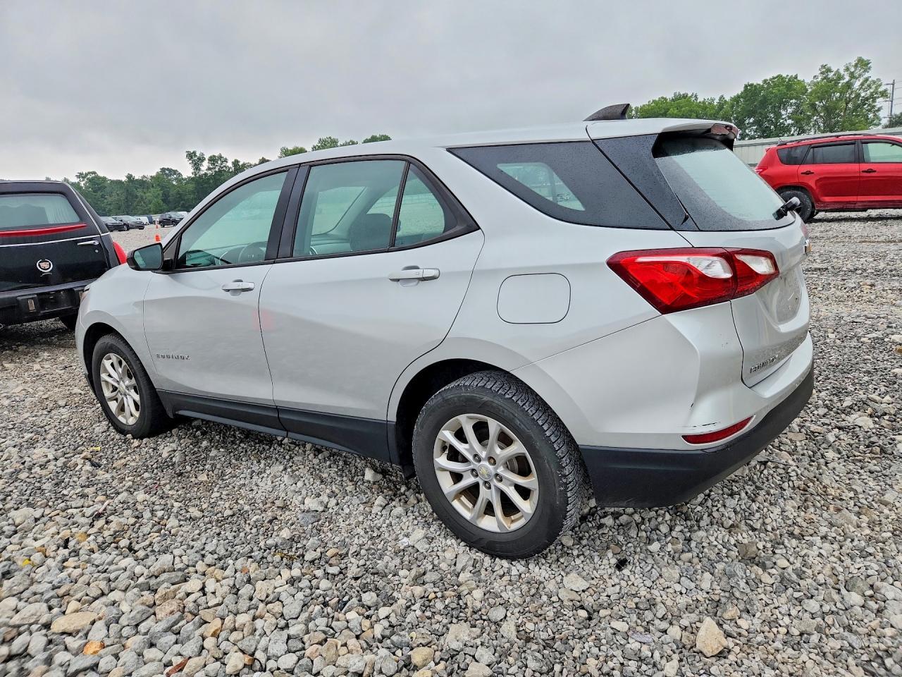 2019 CHEVROLET EQUINOX LS — Фото 2 из 13