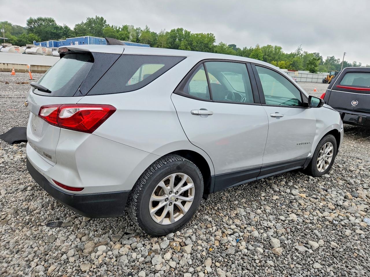 2019 CHEVROLET EQUINOX LS — Фото 3 из 13