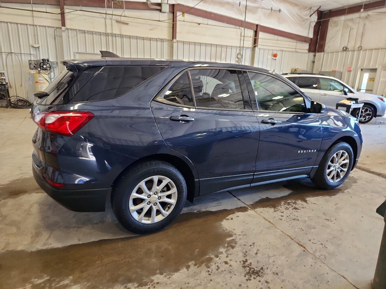 2019 CHEVROLET EQUINOX LS — Фото 3 из 12