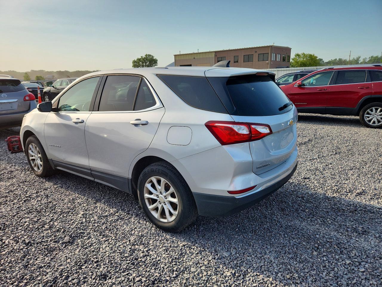 2019 CHEVROLET EQUINOX LT — Фото 2 из 13