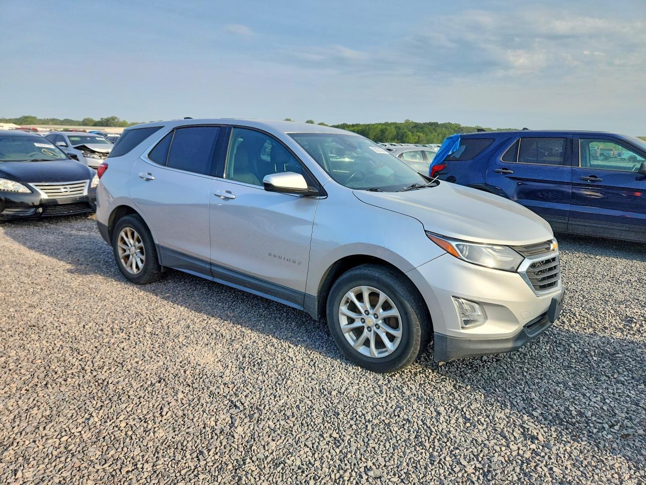 2019 CHEVROLET EQUINOX LT — Фото 4 из 13