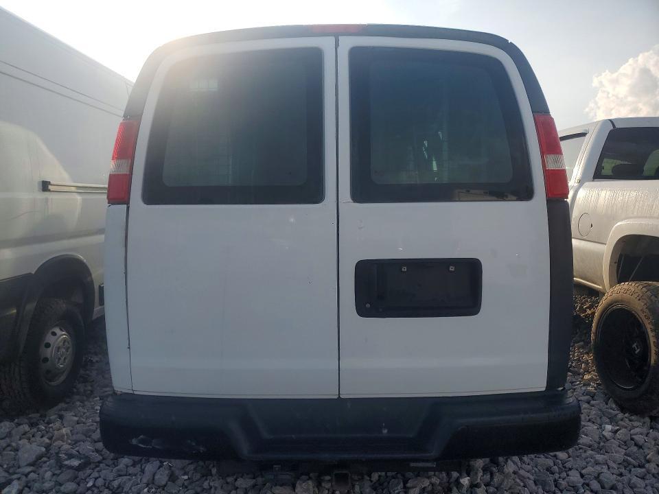 2019 CHEVROLET EXPRESS G2500 — Фото 6 из 16