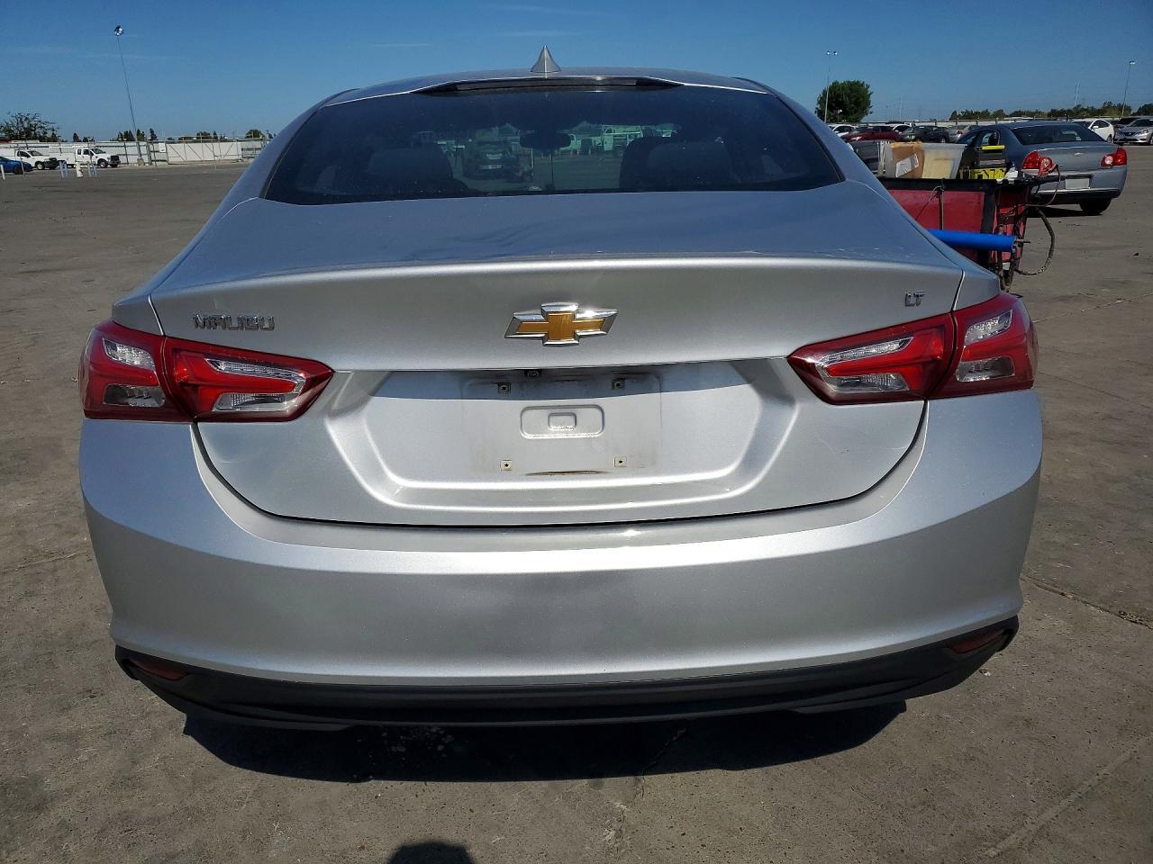 2019 CHEVROLET MALIBU LT — Фото 6 из 12