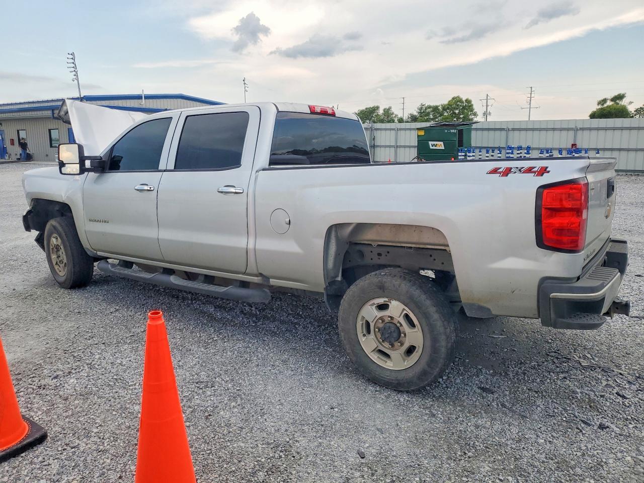 2019 CHEVROLET SILVERADO K2500 HEAVY DUTY — Фото 2 из 12