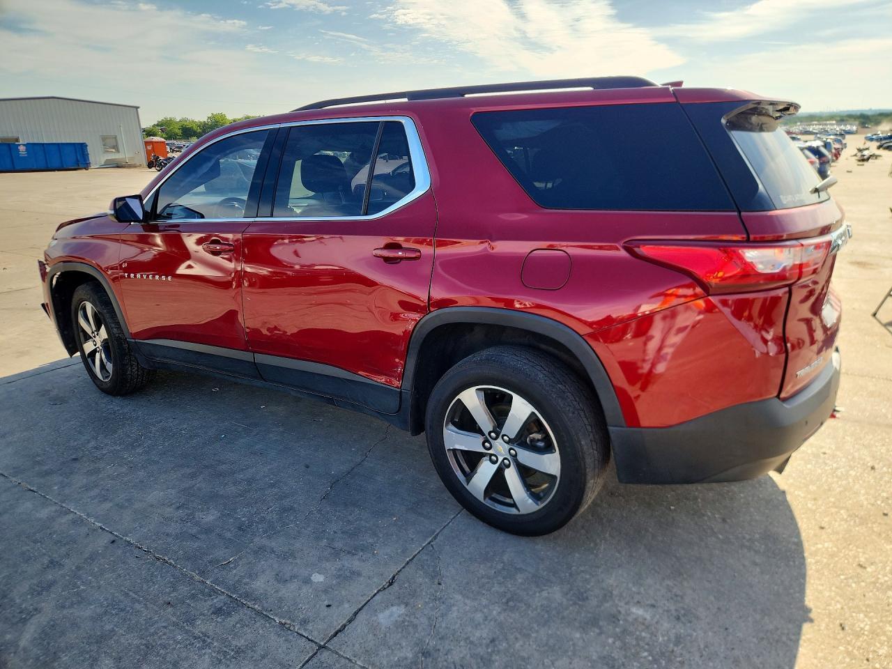 2019 CHEVROLET TRAVERSE LT — Фото 2 из 13