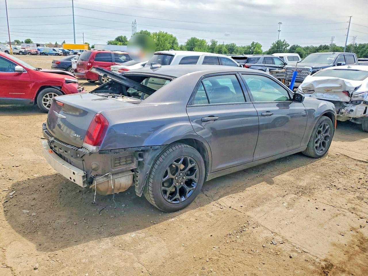 2019 CHRYSLER 300 S — Фото 3 из 12