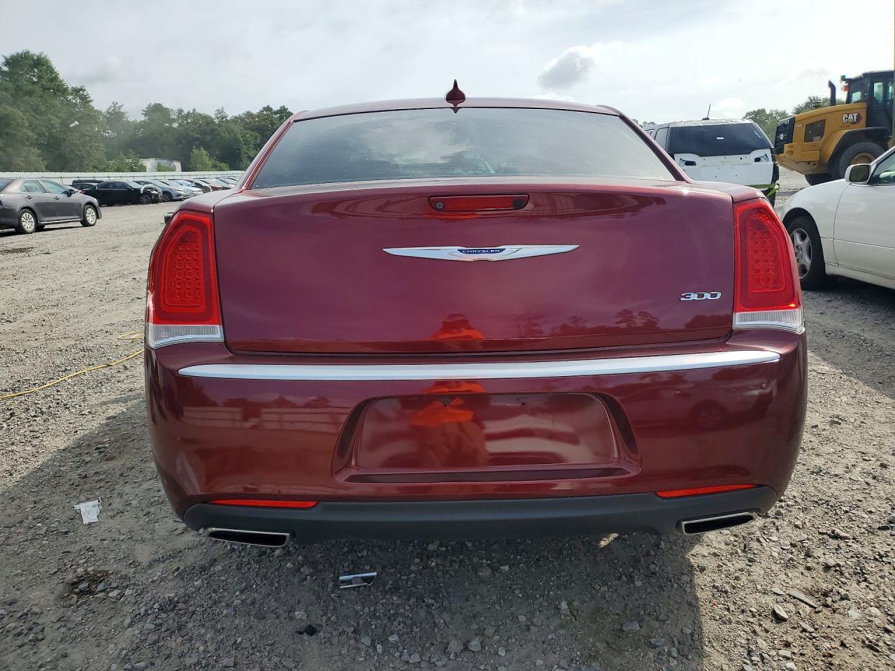 2019 CHRYSLER 300 TOURING — Фото 6 из 12