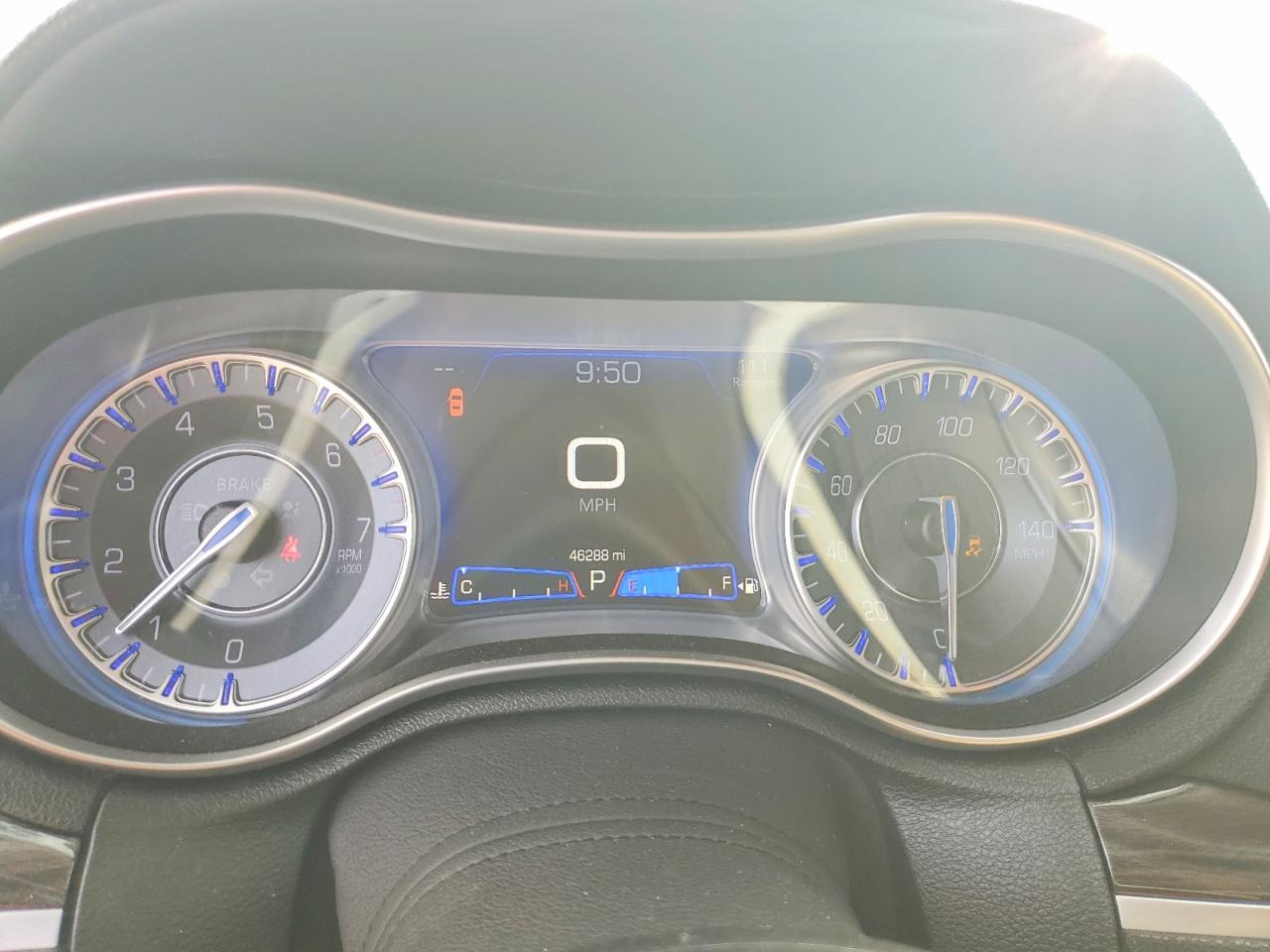 2019 CHRYSLER 300 TOURING — Фото 9 из 12