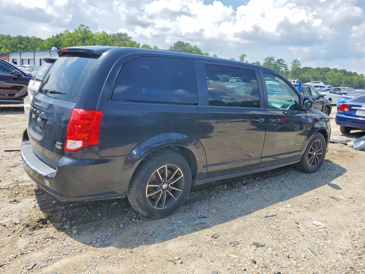 2019 DODGE GRAND CARAVAN GT — Фото 3 из 13