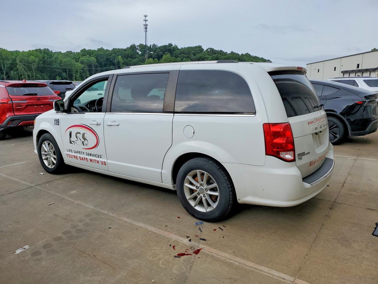 2019 DODGE GRAND CARAVAN SXT — Фото 2 из 13