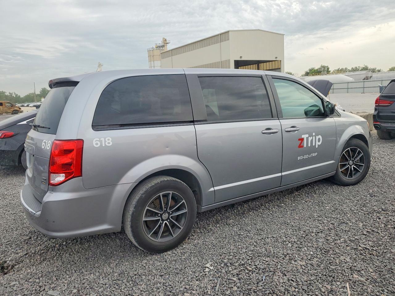 2019 DODGE GRAND CARAVAN GT — Фото 3 из 13