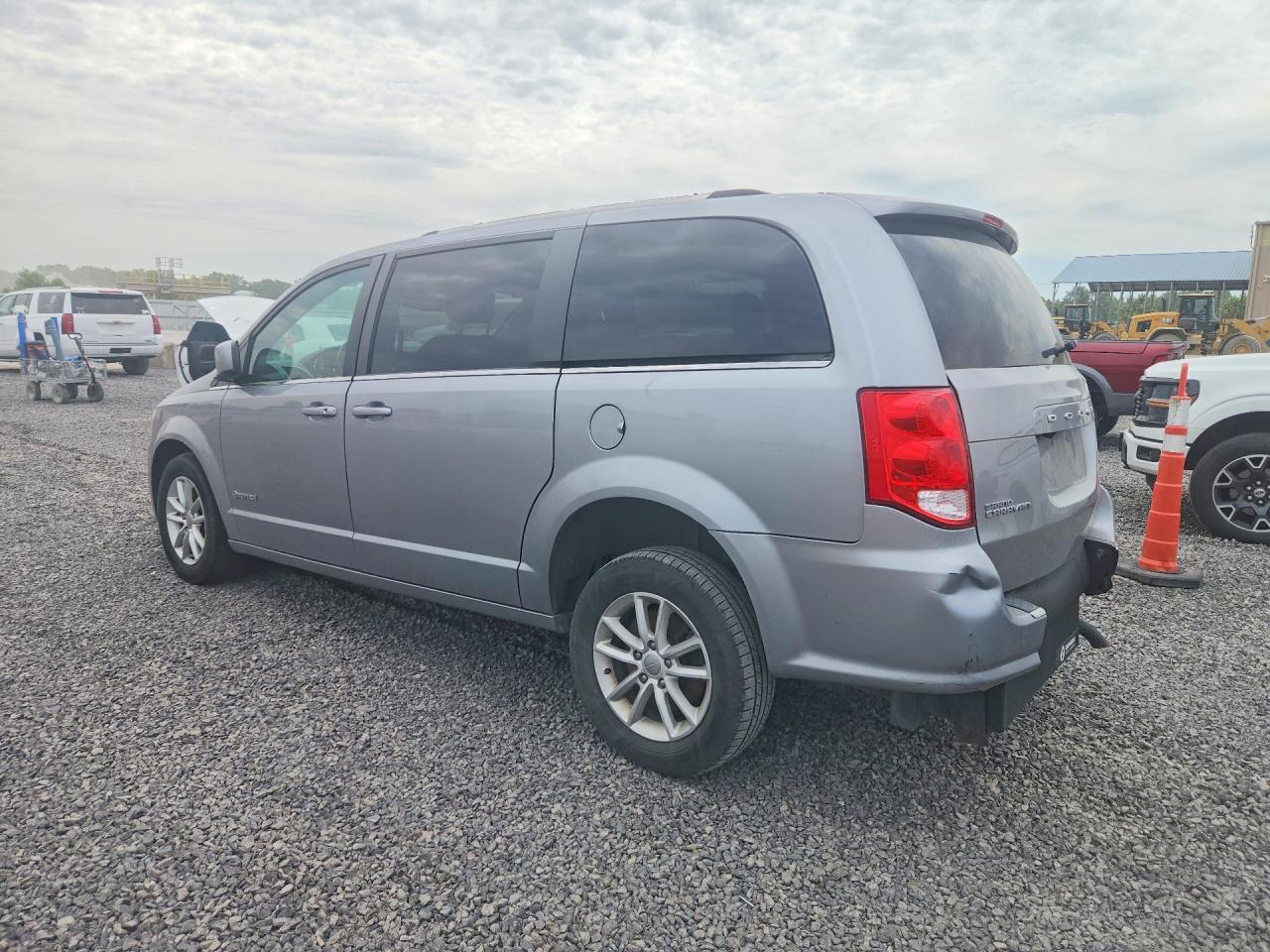 2019 DODGE GRAND CARAVAN SXT — Фото 2 из 13