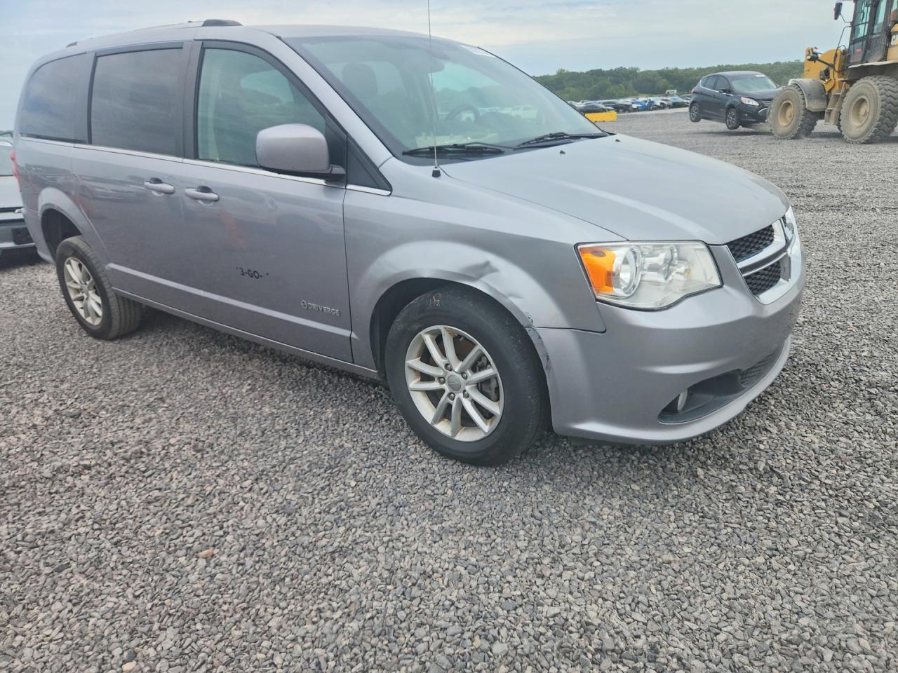 2019 DODGE GRAND CARAVAN SXT — Фото 4 из 13