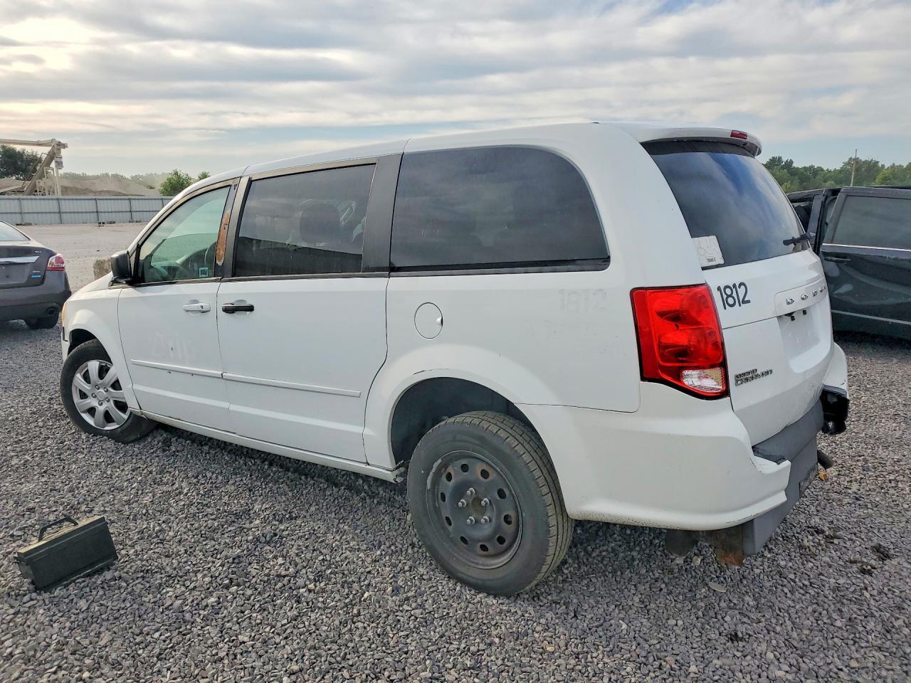 2019 DODGE GRAND CARAVAN SE — Фото 2 из 13