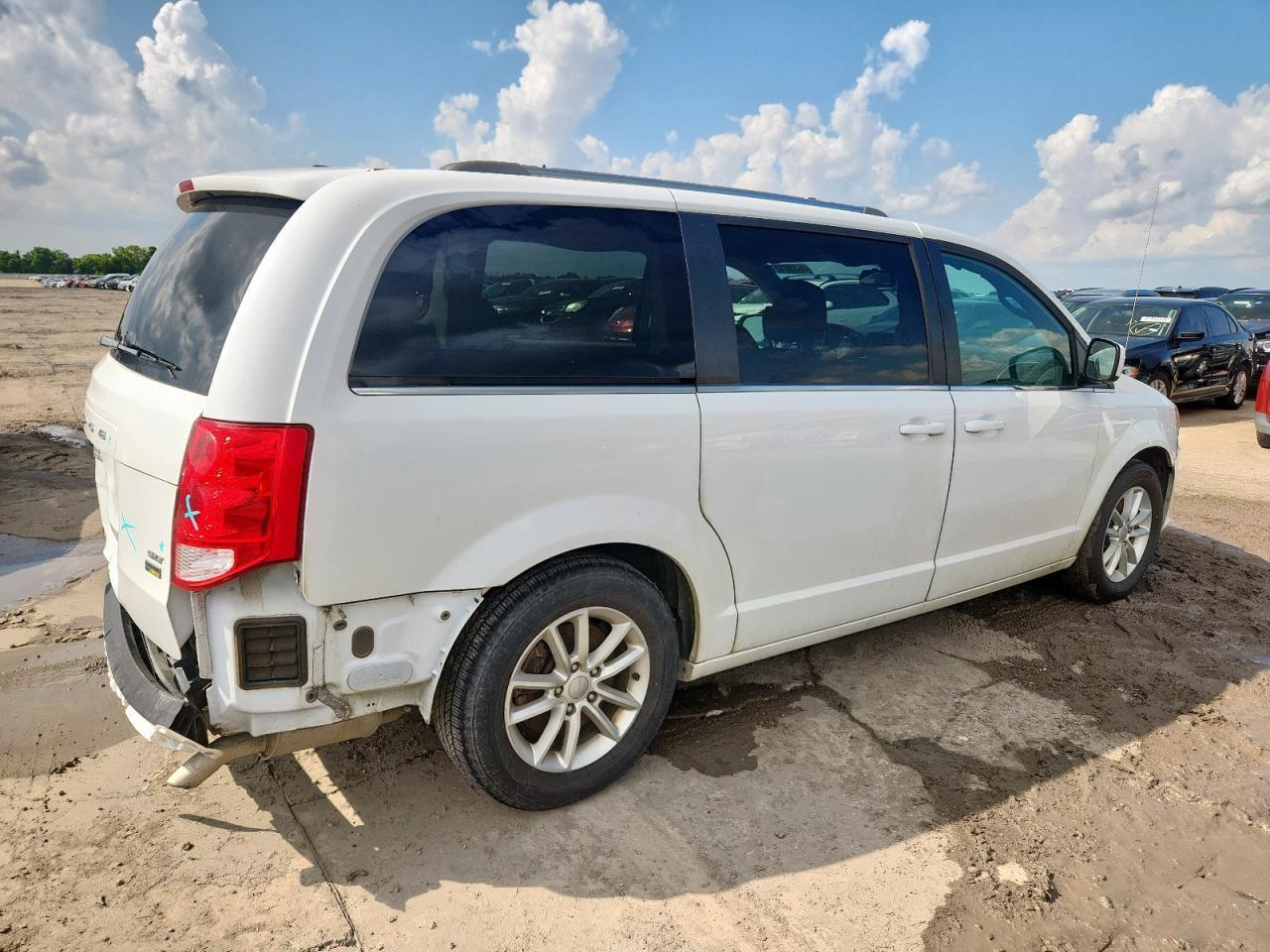 2019 DODGE GRAND CARAVAN SXT — Фото 3 из 14