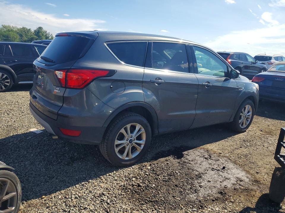 2019 FORD ESCAPE SE — Фото 3 из 13