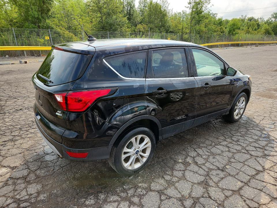 2019 FORD ESCAPE SE — Фото 3 из 13