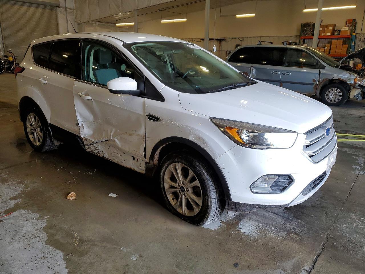 2019 FORD ESCAPE SE — Фото 4 из 13