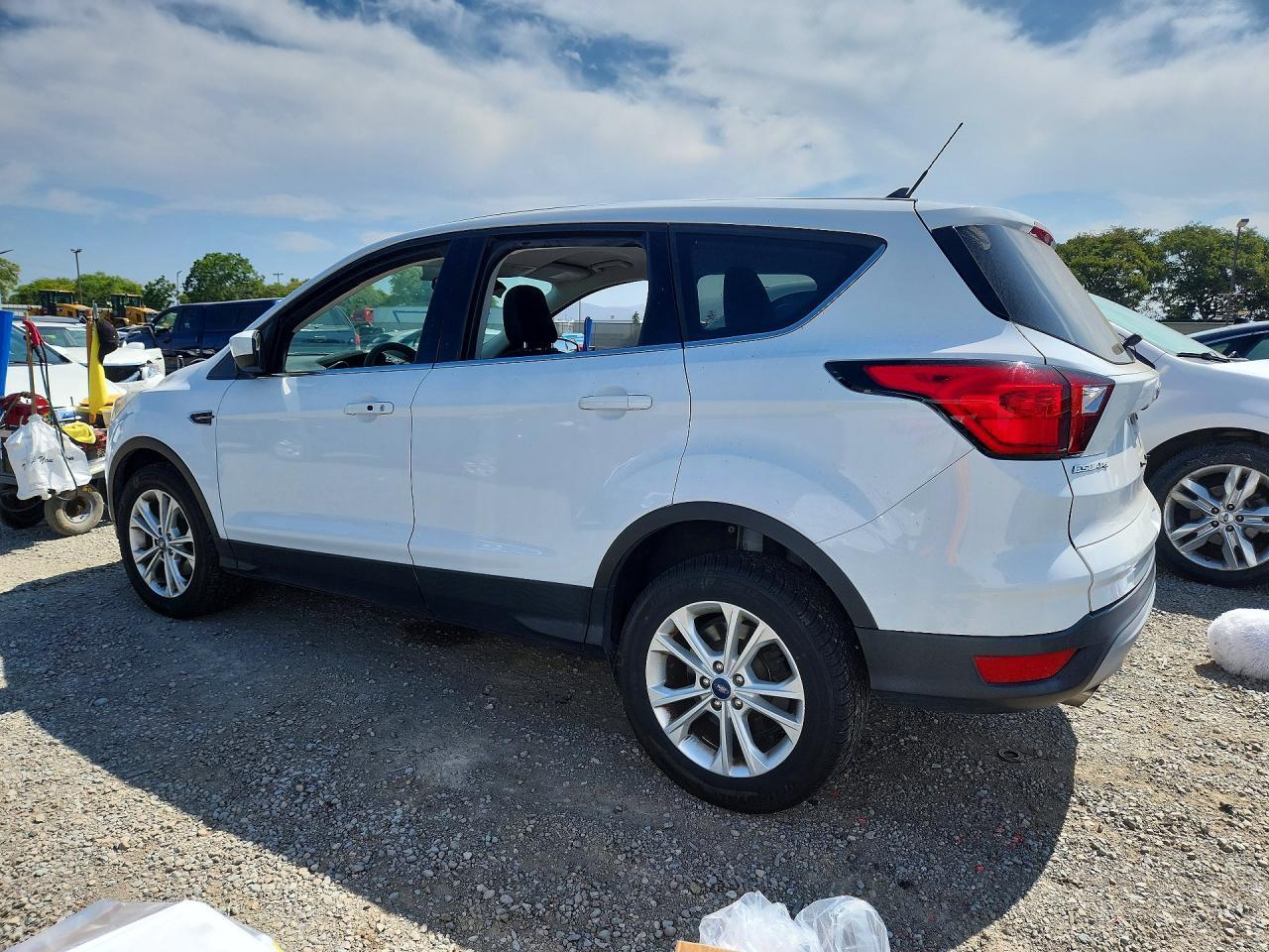 2019 FORD ESCAPE SE — Фото 2 из 12