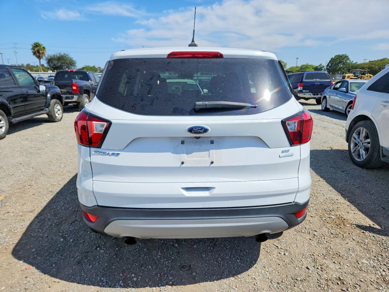 2019 FORD ESCAPE SE — Фото 6 из 12