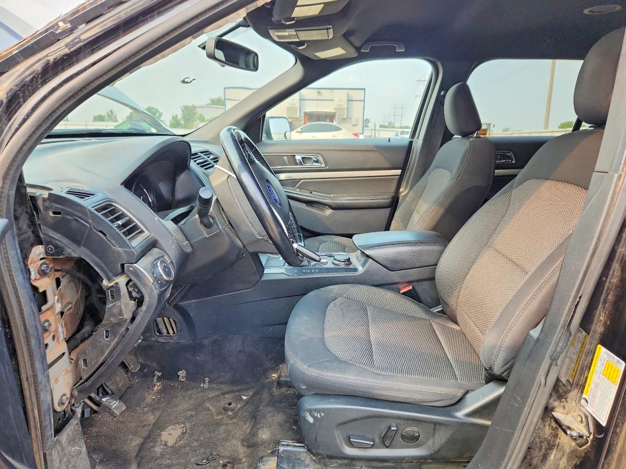 2019 FORD EXPLORER XLT — Фото 7 из 12