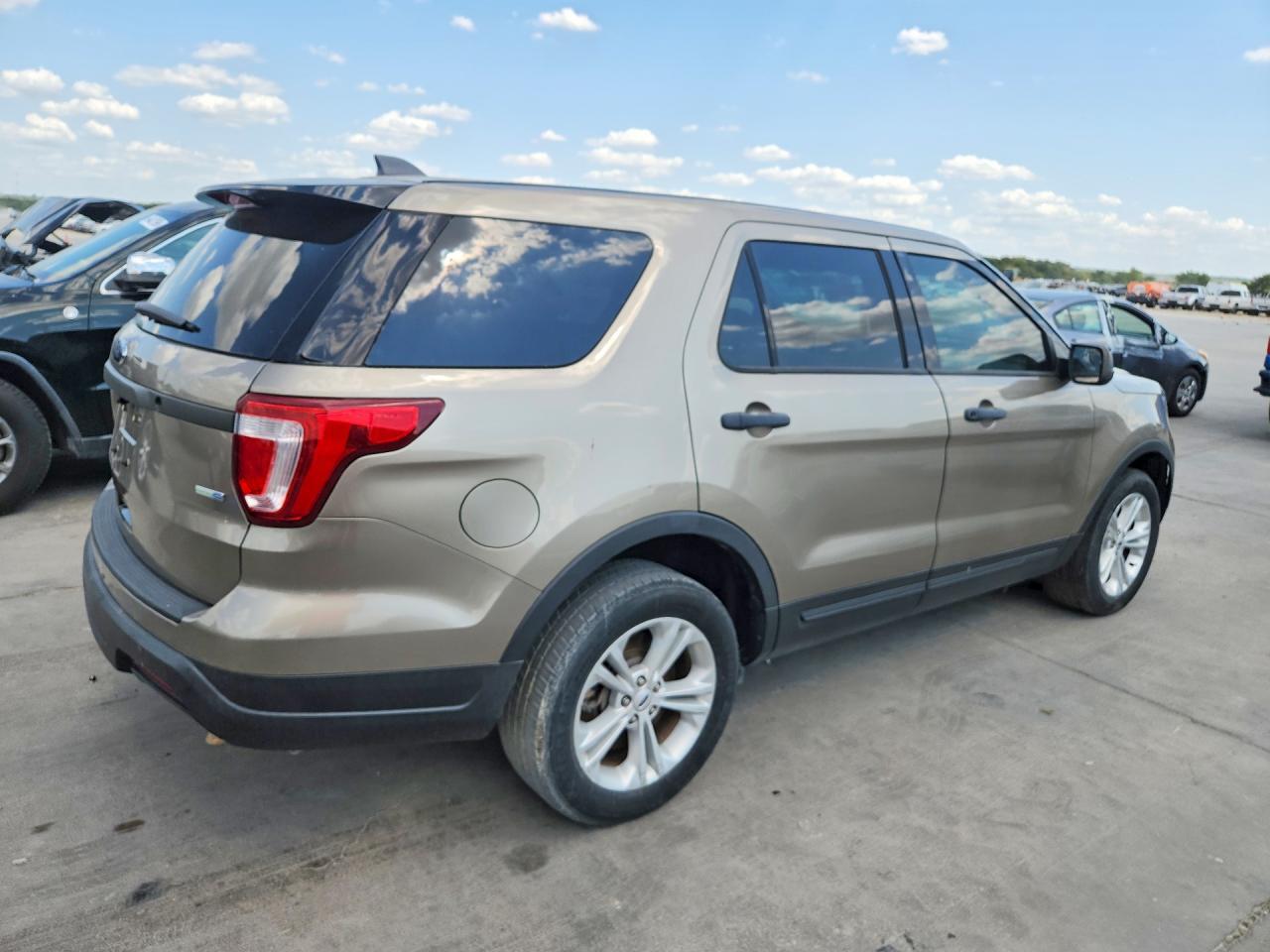 2019 FORD EXPLORER POLICE INTERCEPTOR — Фото 3 из 12