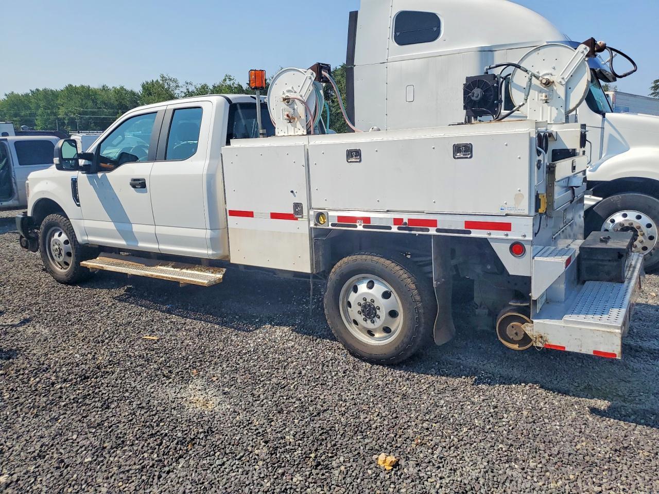 2019 FORD F350 — Фото 2 из 12