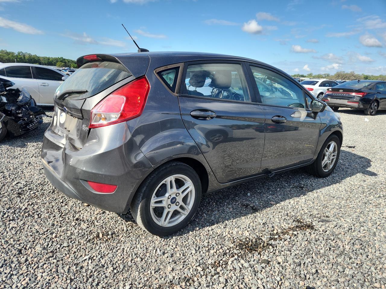 2019 FORD FIESTA SE — Фото 3 из 12