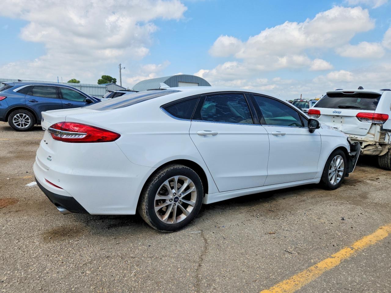 2019 FORD FUSION SE — Фото 3 из 12
