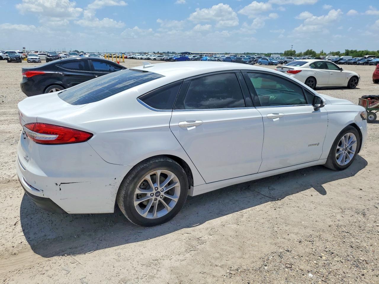 2019 FORD FUSION SE — Фото 3 из 12