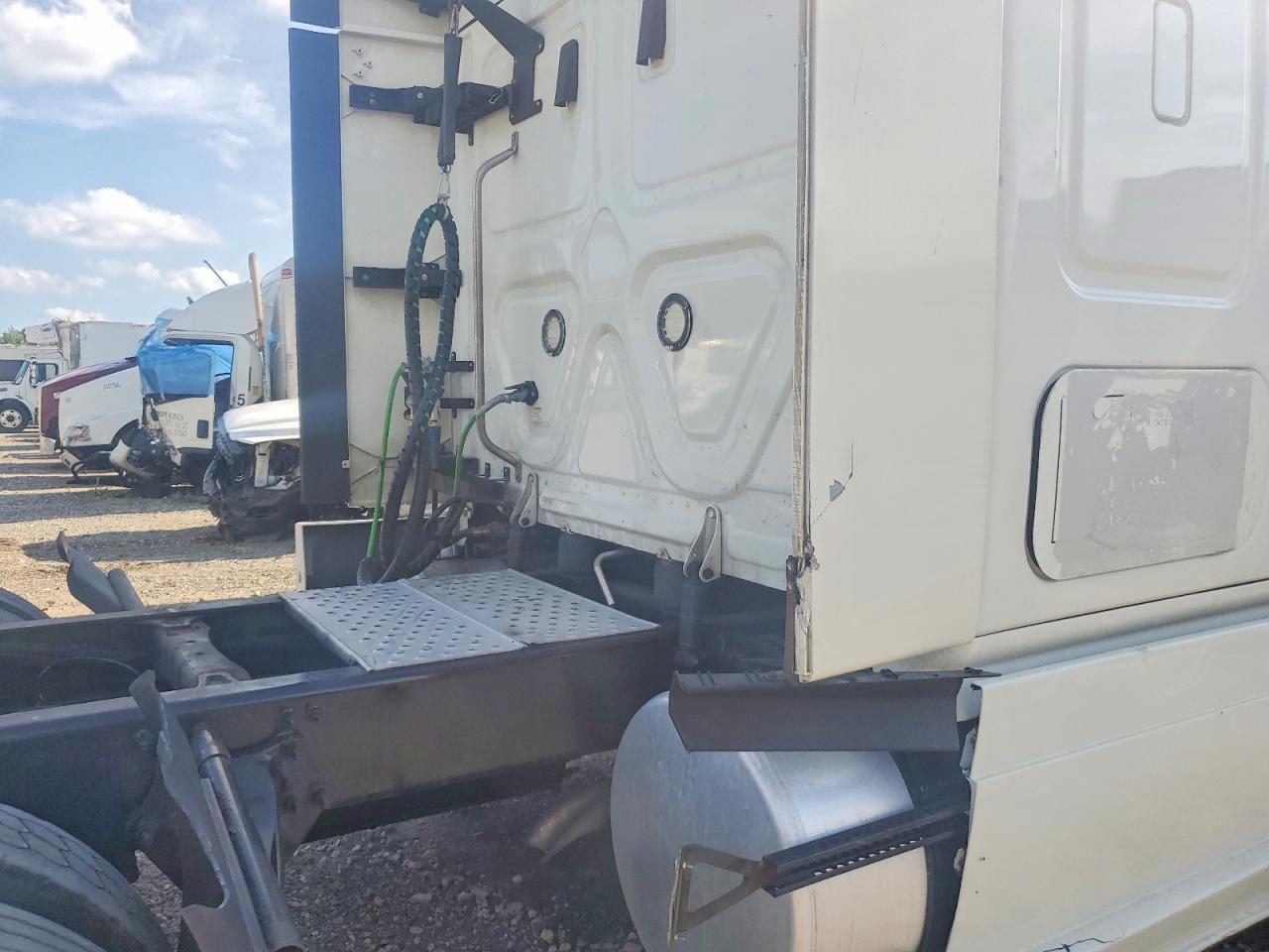 2019 FREIGHTLINER CASCADIA 125 SEMI TRUCK — Фото 14 из 14