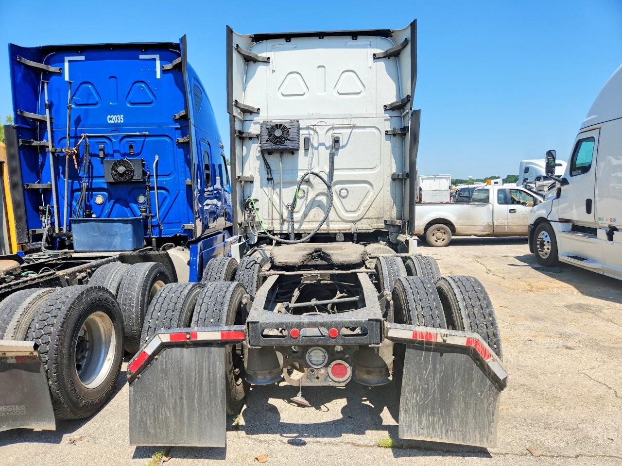 2019 FREIGHTLINER CASCADIA 126 SEMI TRUCK — Фото 6 из 14
