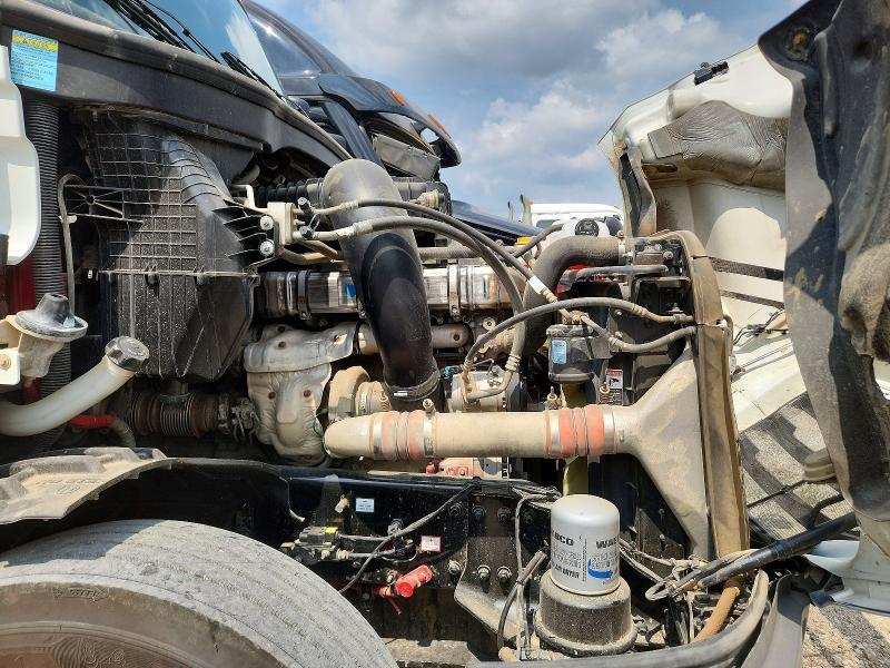 2019 FREIGHTLINER CASCADIA 126 SEMI TRUCK — Фото 11 из 13