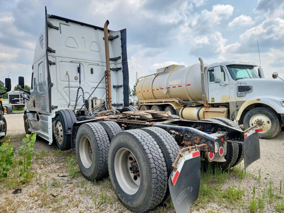2019 FREIGHTLINER CASCADIA 126 SEMI TRUCK — Фото 2 из 13