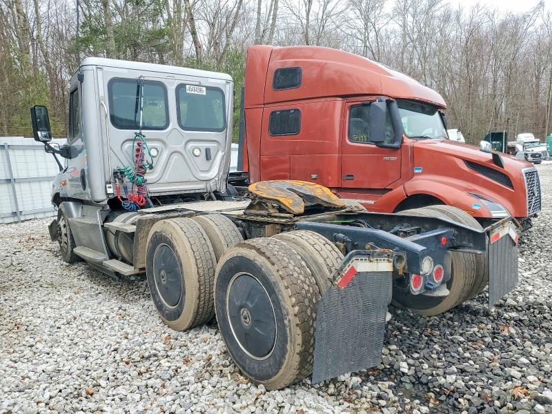 2019 FREIGHTLINER CASCADIA 125 SEMI TRUCK — Фото 3 из 10