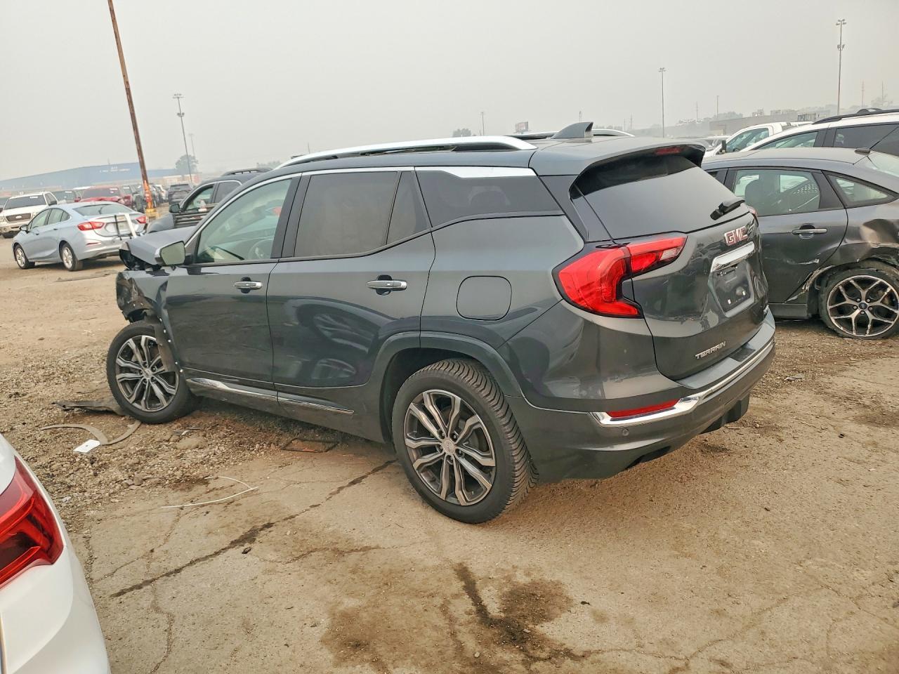 2019 GMC TERRAIN DENALI — Фото 2 из 13
