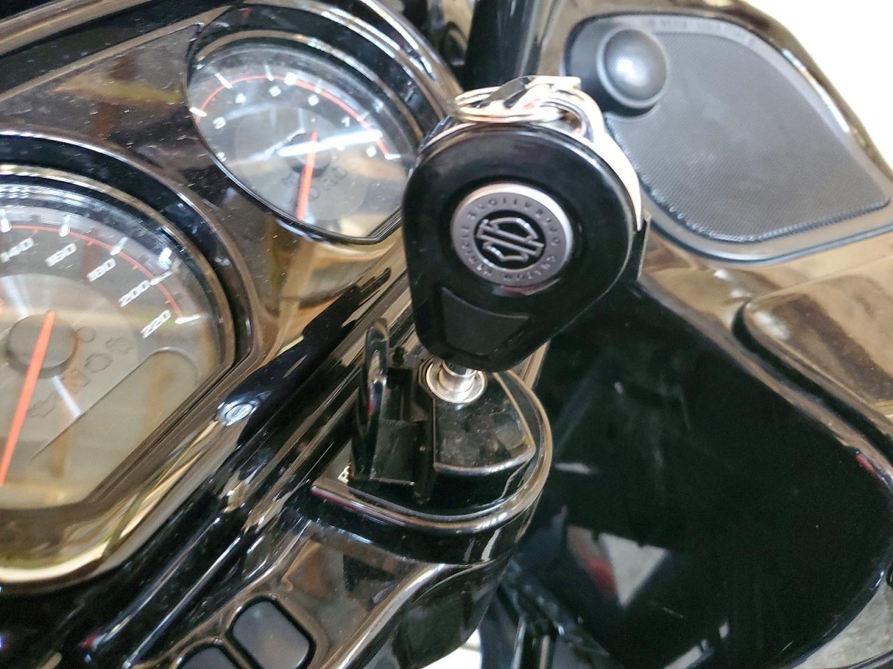 5HD1TCLA0KB954781 2019 HARLEY-DAVIDSON FLTRXSE photo no. 8