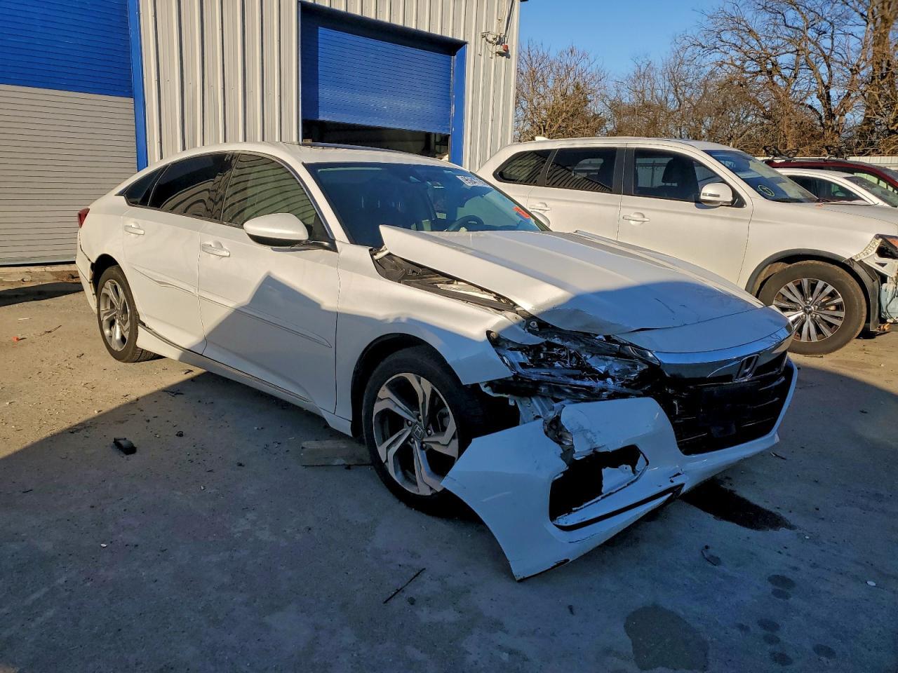 2019 HONDA ACCORD EX — Фото 4 из 12