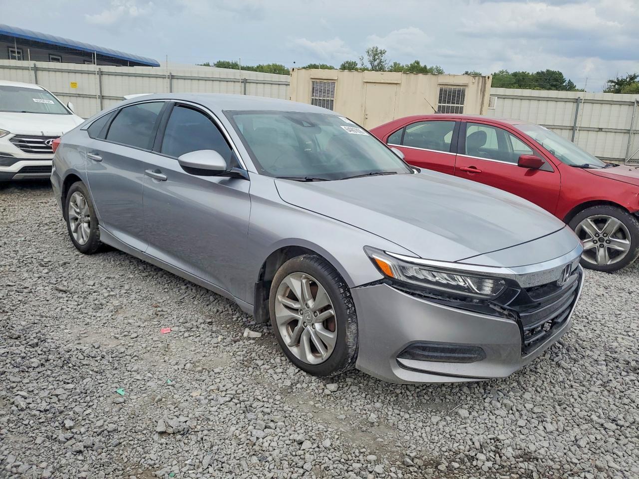 2019 HONDA ACCORD LX — Фото 4 из 12