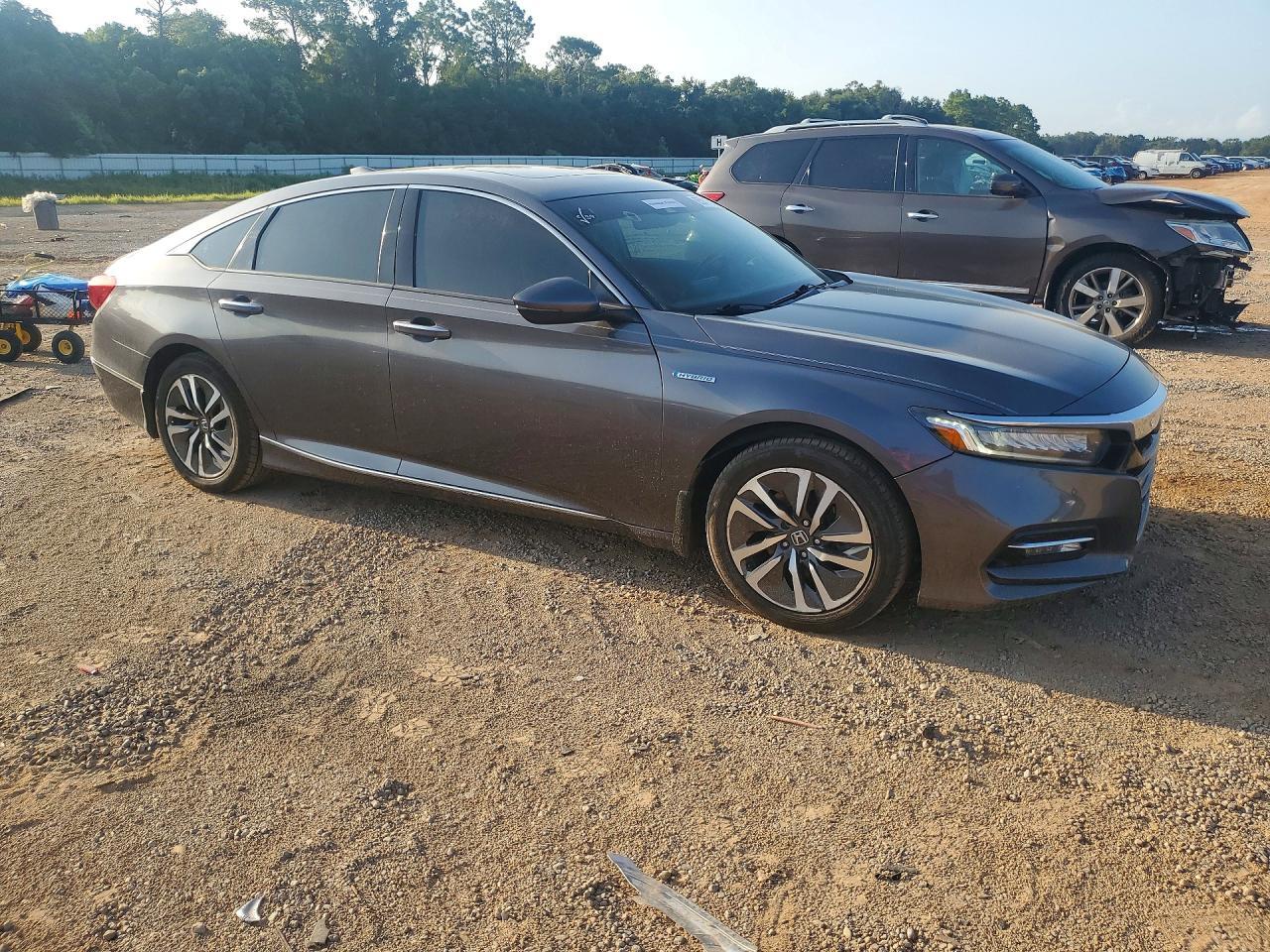 2019 HONDA ACCORD TOURING HYBRID — Фото 4 из 12