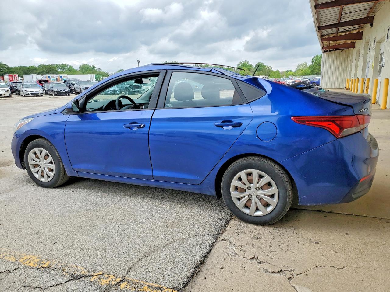 2019 HYUNDAI ACCENT — Фото 2 из 12