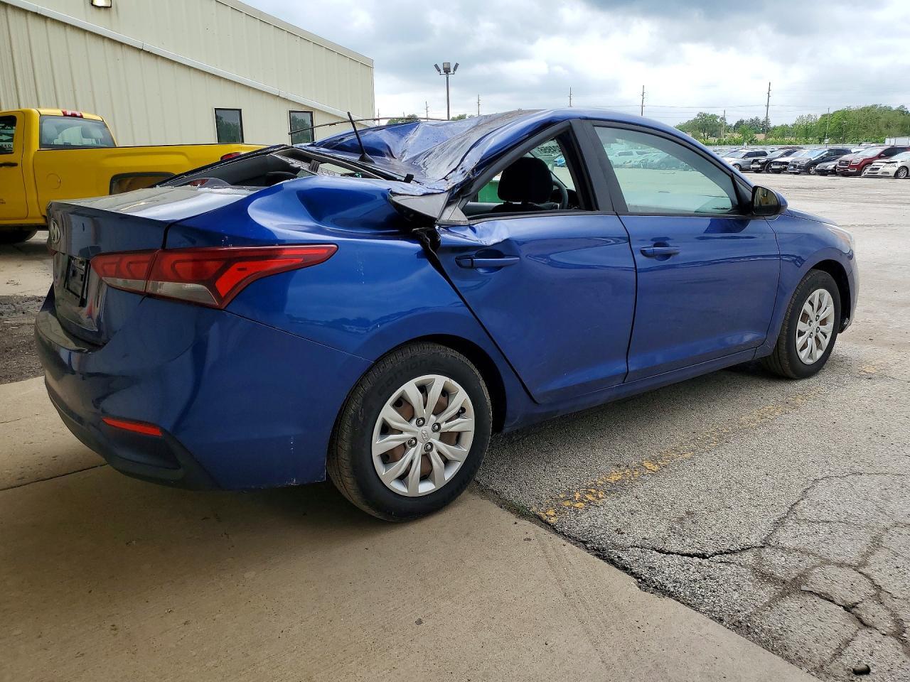 2019 HYUNDAI ACCENT — Фото 3 из 12